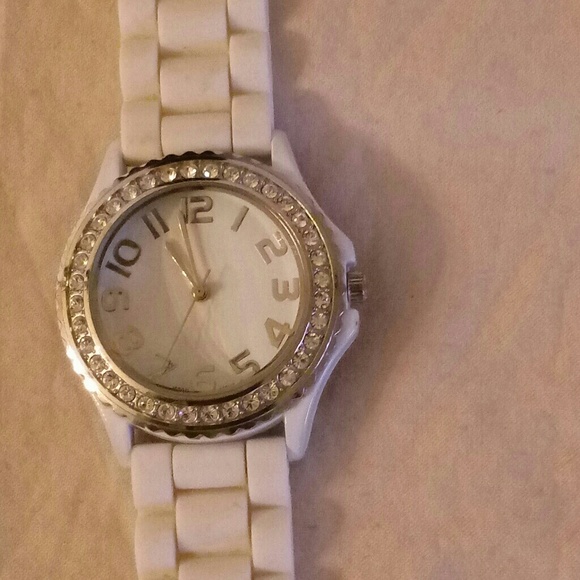 Watch tested works - Picture 3 of 3